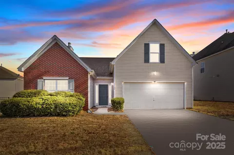 5720 Parkstone Dr, Matthews, NC 28104