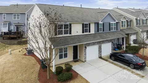 7103 Adare Mews Rd, Charlotte, NC 28217