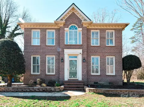 102 Highgate Ln, Lexington, NC 27292