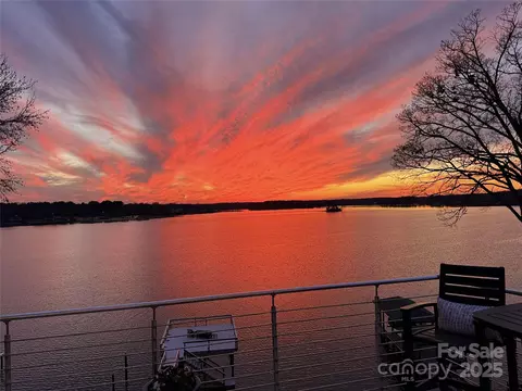 7111 Anchorage Ln, Tega Cay, SC 29708