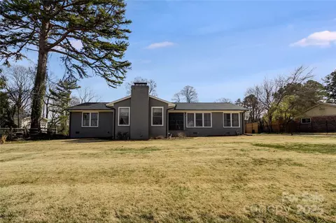 320 Paradise Cir, Belmont, NC 28012