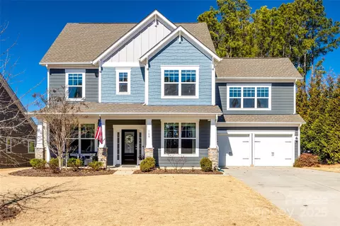 160 Sweet Briar Dr, Fort Mill, SC 29707
