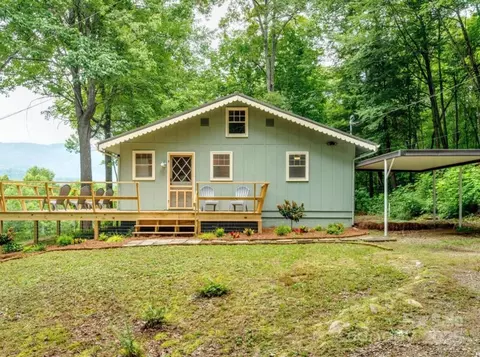 275 Barrett Rd, Balsam, NC 28707