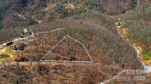 99999 Elm Crest Pl, Hendersonville, NC 28792