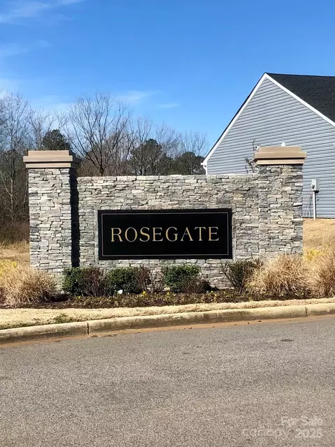 247 Damask Dr, Lancaster, SC 29720 photo 2
