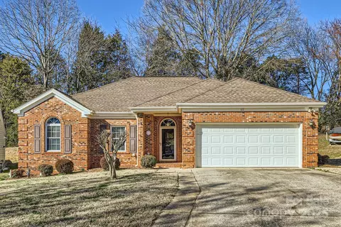 127 Lakewood Circle Dr, Mooresville, NC 28117