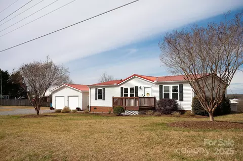 3991 Bunker Hill School Rd, Claremont, NC 28610