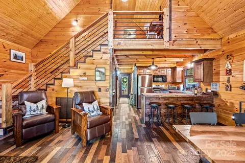 23 Hemlock Springs Rd, Maggie Valley, NC 28751