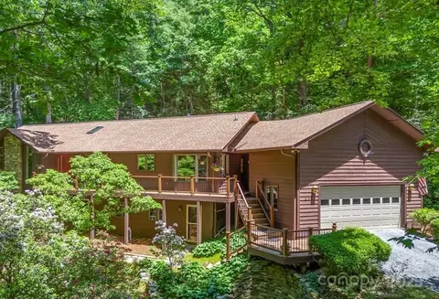 172 Overlook Dr, Flat Rock, NC 28731