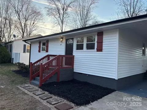305 W Poplar St, Stanley, NC 28164