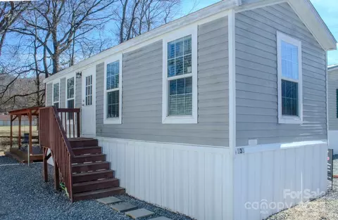 131 Pike Pt, Waynesville, NC 28785