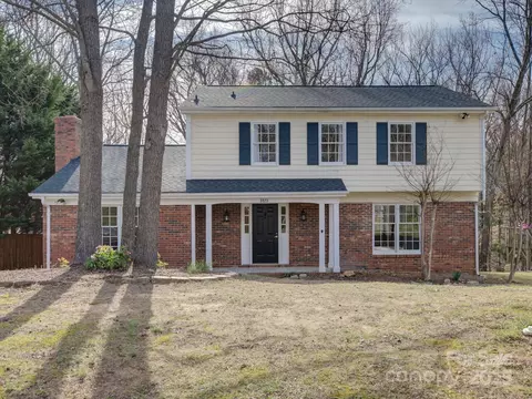 5923 Rexwood Pl, Charlotte, NC 28210