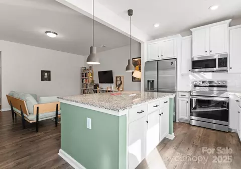 Kitchen - 8095 Sheffield Dr, Terrell, NC 28682 photo 3 of 6