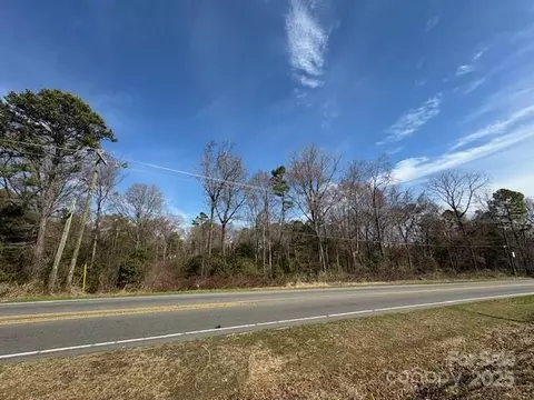 8015 Lawyers Rd, Charlotte, NC 28227