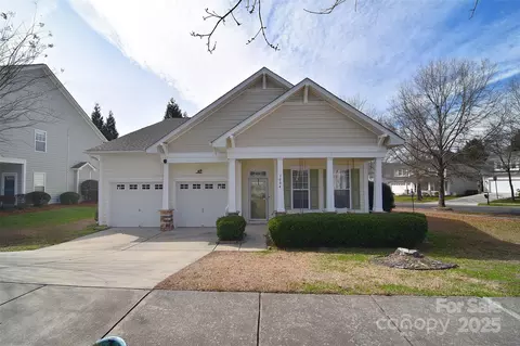 1004 Kensrowe Ln, Matthews, NC 28104