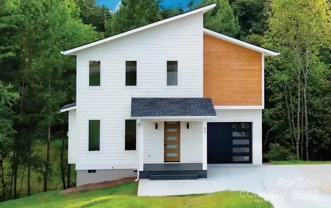 90 Bear Creek Hills Dr, Leicester, NC 28748