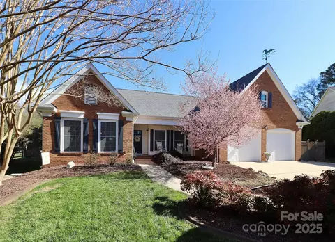 2905 Jarrett Ct, Matthews, NC 28105