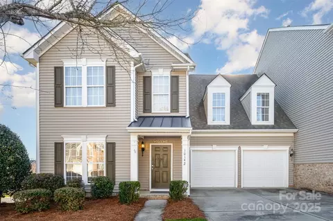 10142 Linksland Dr, Huntersville, NC 28078
