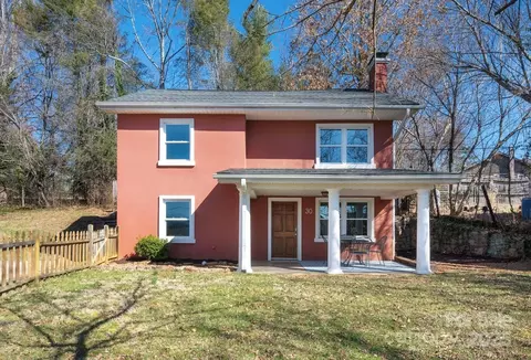30 Merion Dr, Asheville, NC 28806