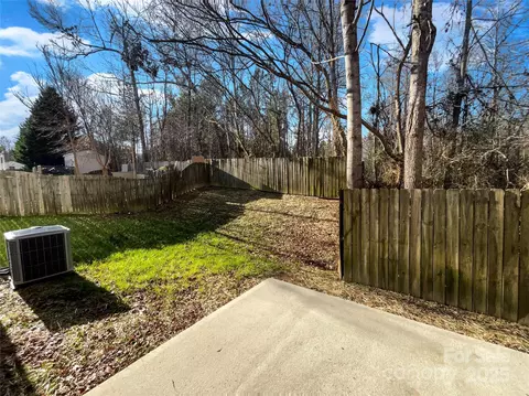 4070 Shasta Cir, Clover, SC 29710 photo 17
