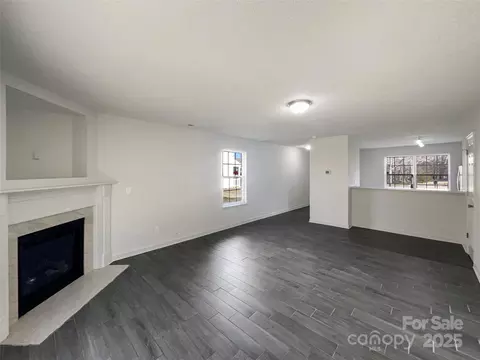 4070 Shasta Cir, Clover, SC 29710 photo 3