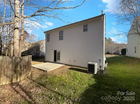 4070 Shasta Cir, Clover, SC 29710 photo 8