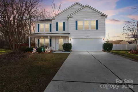 3247 Bamburgh Ct, Charlotte, NC 28216