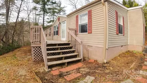 5 Gobblers Knob Rd, Penrose, NC 28766