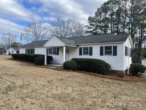 301 S Sycamore St, Pageland, SC 29728
