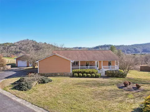 150 Quail Ridge Dr, Pisgah Forest, NC 28768