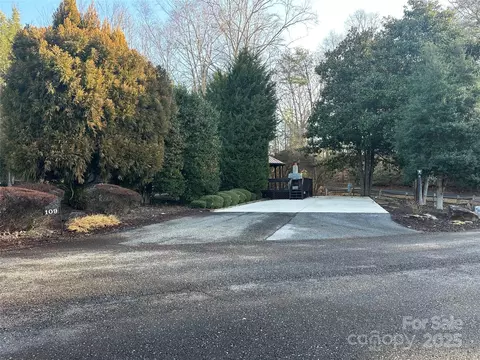 109 Cornell 109 Cir #109, Lake Lure, NC 28746