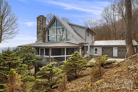 646 Overlook Dr, Mars Hill, NC 28754