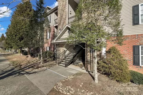 725 Appeldoorn Cir, Asheville, NC 28803
