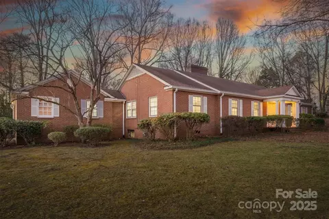 924 S Main Ave, Newton, NC 28658
