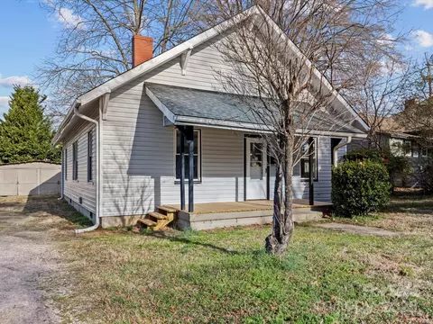 609 Spruce St, Mooresville, NC 28115