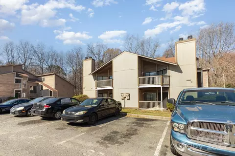 4400 Sharon Chase Dr, Charlotte, NC 28215