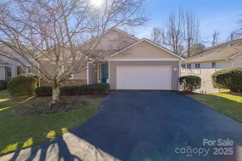 369 Highland Golf Dr, Flat Rock, NC 28731