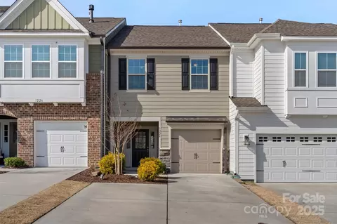 1224 Pebble Grove Dr, Clover, SC 29710