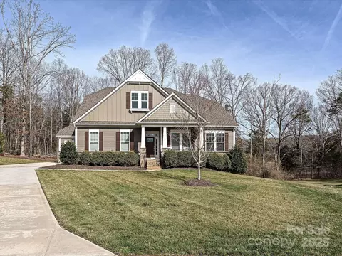 10000 Dressage Ln, Midland, NC 28107