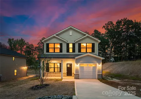 3907 Oakwood Rd, Charlotte, NC 28269