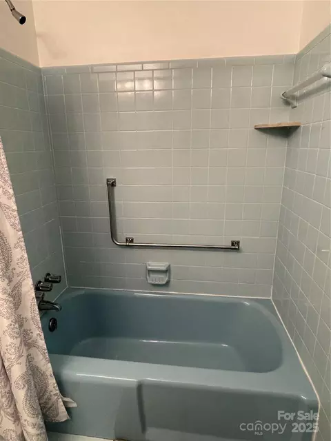 Bath - 102 General Bragg St, Stanley, NC 28164 photo 3 of 4