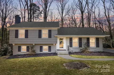 6736 Burlwood Rd, Charlotte, NC 28211