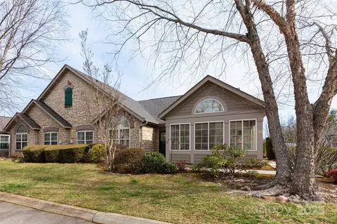 121 Outlook Cir, Swannanoa, NC 28778
