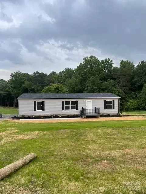 514 Eagle Mills 3 Rd #3, Hamptonville, NC 27020