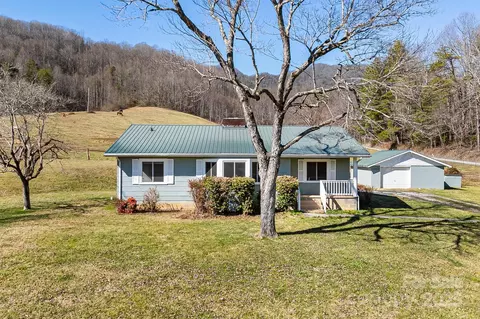 81 Deep Creek Cemetery Rd, Bryson City, NC 28713