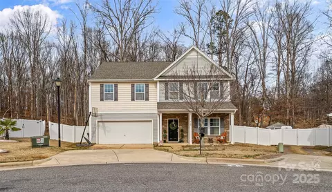 910 Mibbs Pl, Statesville, NC 28625