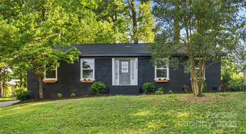 5825 Ruth Dr, Charlotte, NC 28215