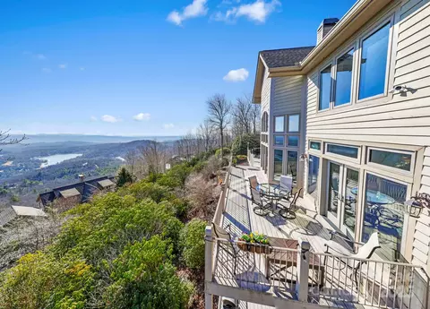 1482 Toxaway Dr, Lake Toxaway, NC 28747
