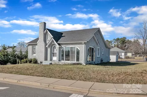 203 E 22nd St, Kannapolis, NC 28083 photo 5