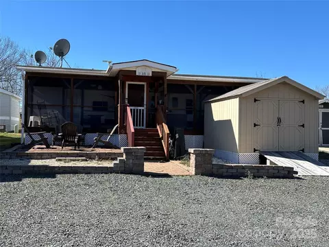 114 Dove Ln, New London, NC 28127